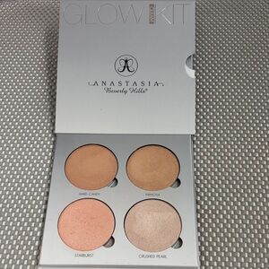 Anastasia Beverly Hills Glow Kit in Gleam